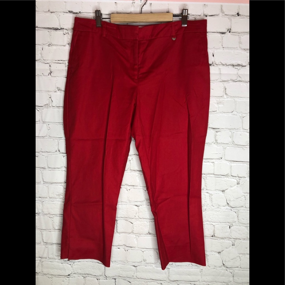 Kenar Red Capri/Ankle Pants